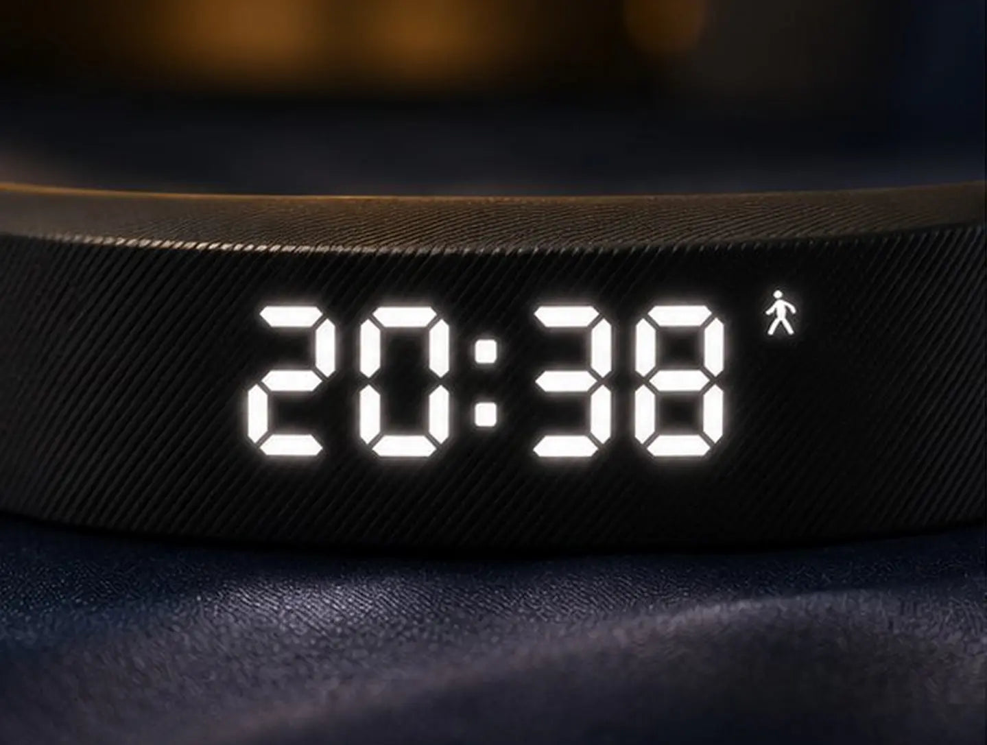 Gros plan de l'écran LED du bracelet réveil vibreur